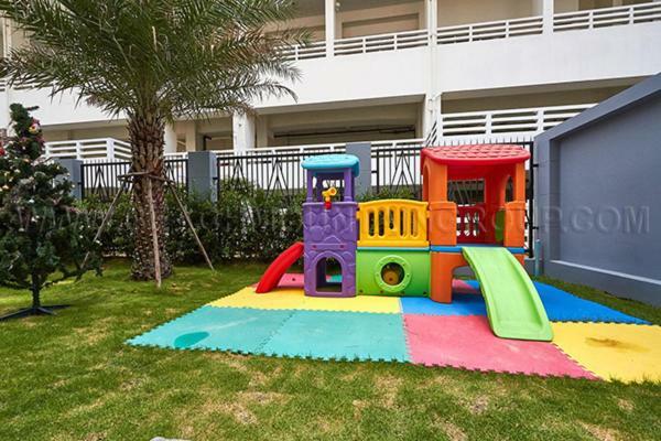 Trio Gems Condo Pattaya, Thailand Jomtien Beach Exteriör bild