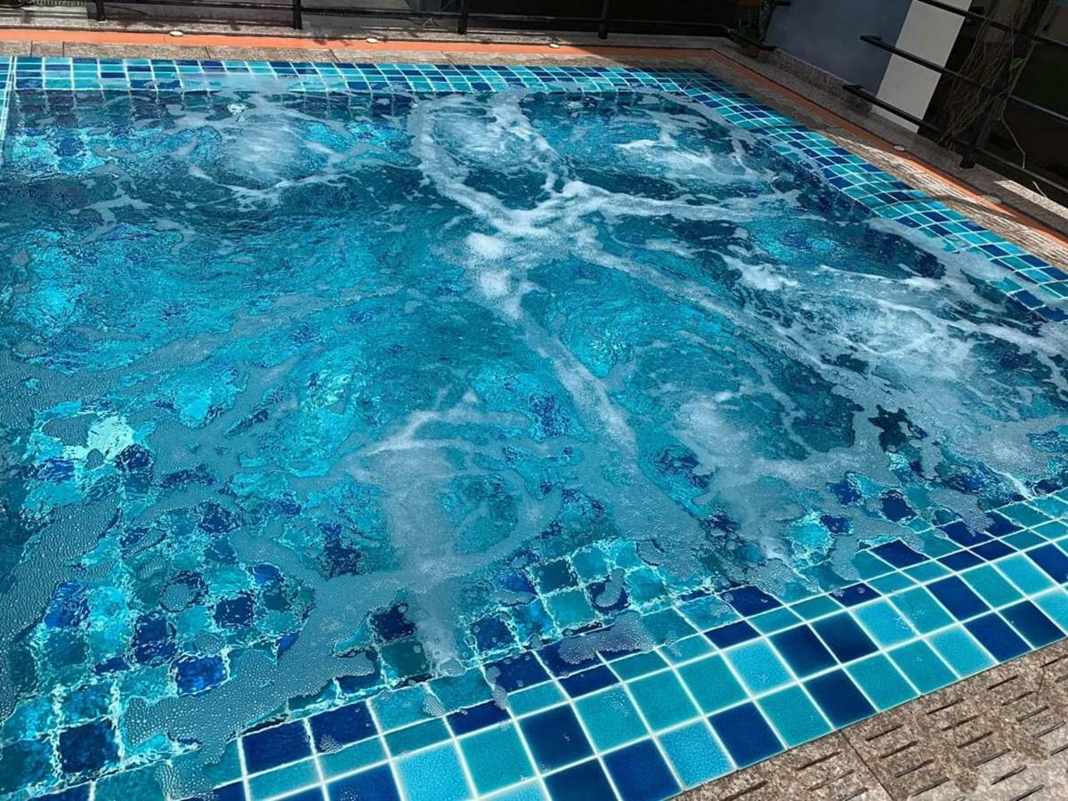 Trio Gems Condo Pattaya, Thailand Jomtien Beach Exteriör bild