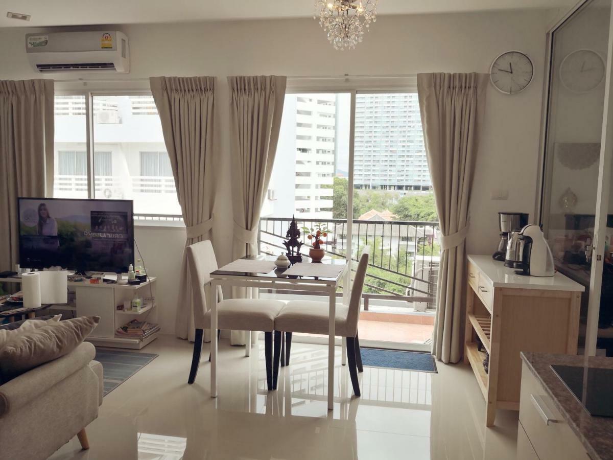 Trio Gems Condo Pattaya, Thailand Jomtien Beach Exteriör bild